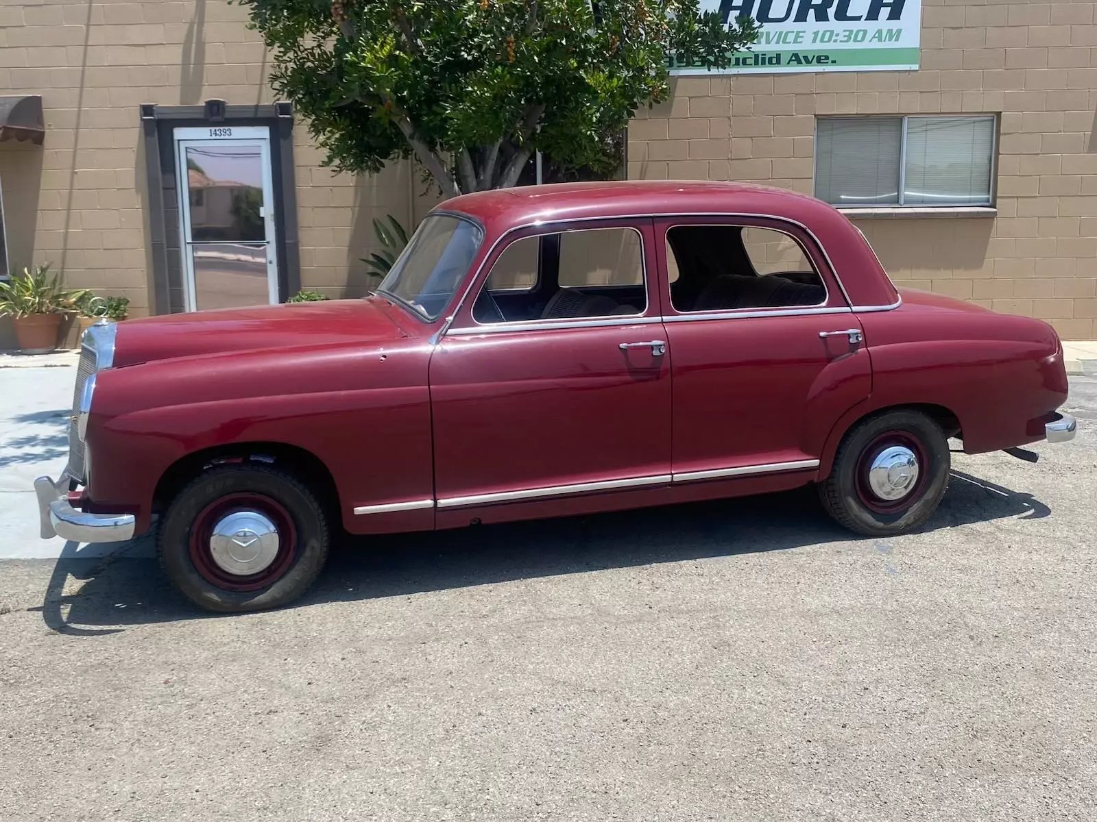 MERCEDES BENZ PONTON 190 4 DOOR SEDAN 1956 Mercedes-Benz 190-Series