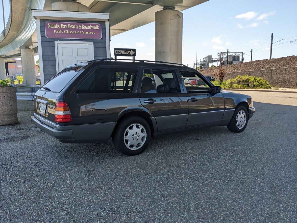 1994 Mercedes-Benz E-Class Highest Trim Level Available, All Leather - photo 9