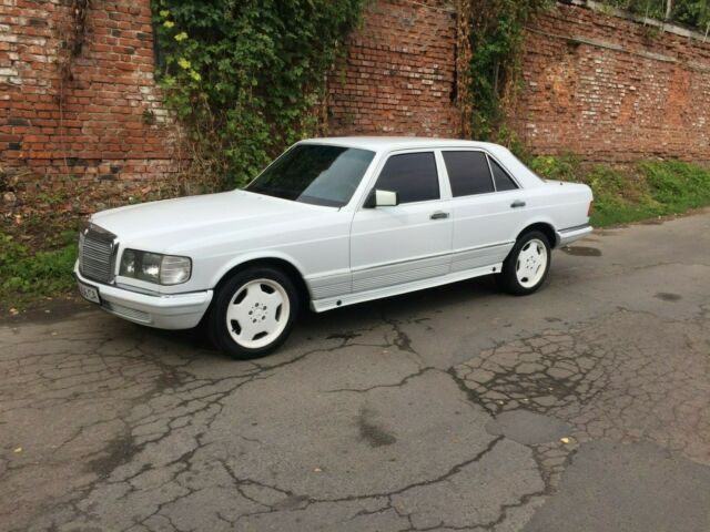 Mercedes-Benz S300 W126 1982 Mercedes-Benz S-Class