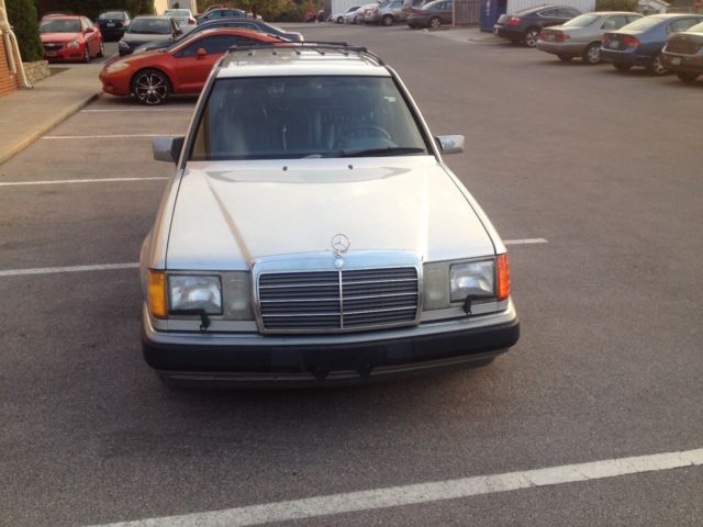 1991 Mercedes-Benz 300-Series 4 door station wagon - photo 13