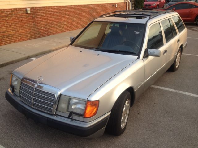 1991 Mercedes-Benz 300-Series 4 door station wagon - photo 4