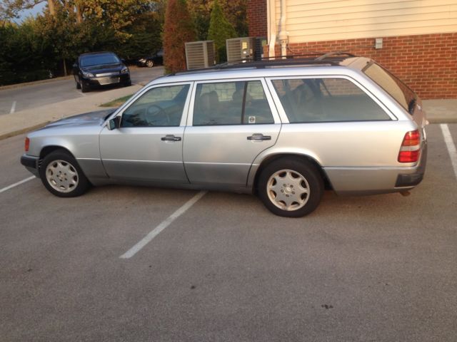 1991 Mercedes-Benz 300-Series 4 door station wagon - photo 5