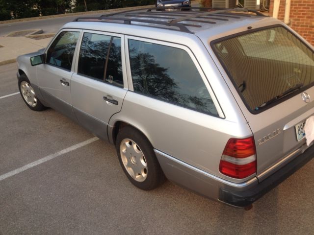 1991 Mercedes-Benz 300-Series 4 door station wagon - photo 7