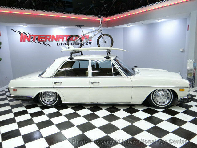 1973 Mercedes-Benz 200-Series - photo 2