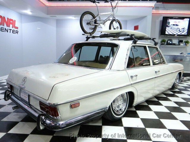 1973 Mercedes-Benz 200-Series - photo 3