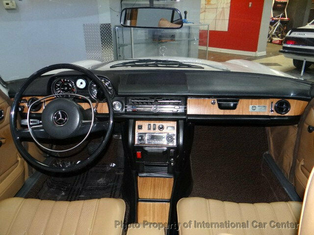 1973 Mercedes-Benz 200-Series - photo 8