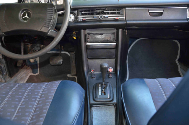 1973 Mercedes-Benz 200-Series - photo 6