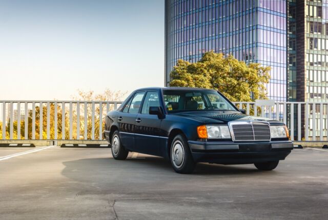 1990 Mercedes-Benz E-Class - photo 10