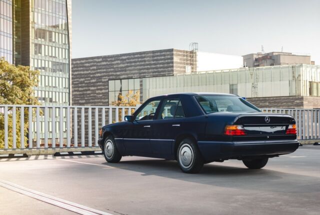 1990 Mercedes-Benz E-Class - photo 11