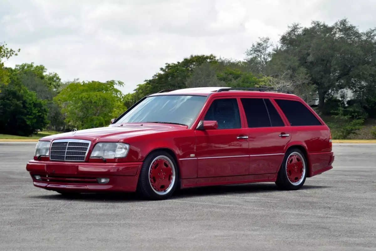 Mercedes E320 Wagon / Imperial Red / AMG Aerokit and Wheels / Abundant Service 1994 Mercedes-Benz E-Class