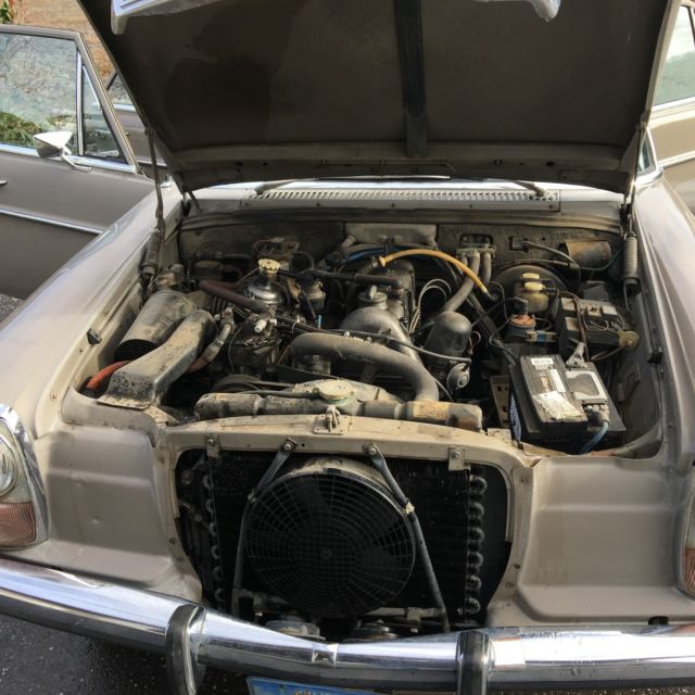 1972 Mercedes-Benz 200-Series - photo 13
