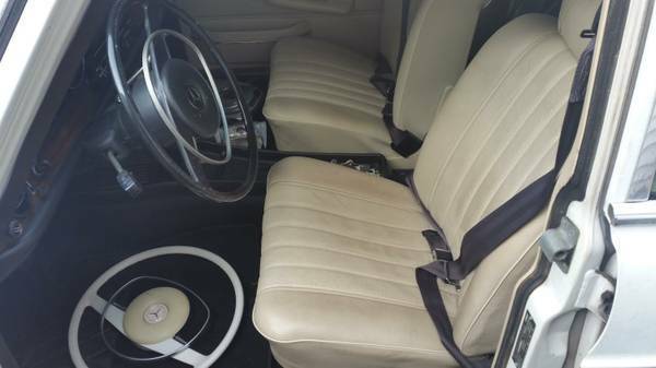 1970 Mercedes-Benz 200-Series - photo 2