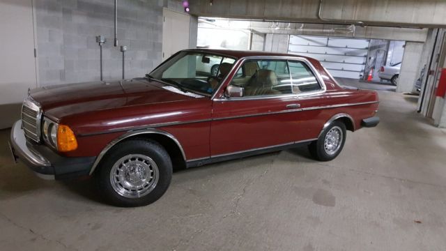 1982 Mercedes-Benz 300-Series