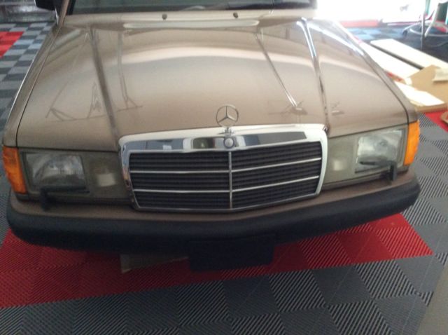 1990 Mercedes-Benz 190-Series - photo 3