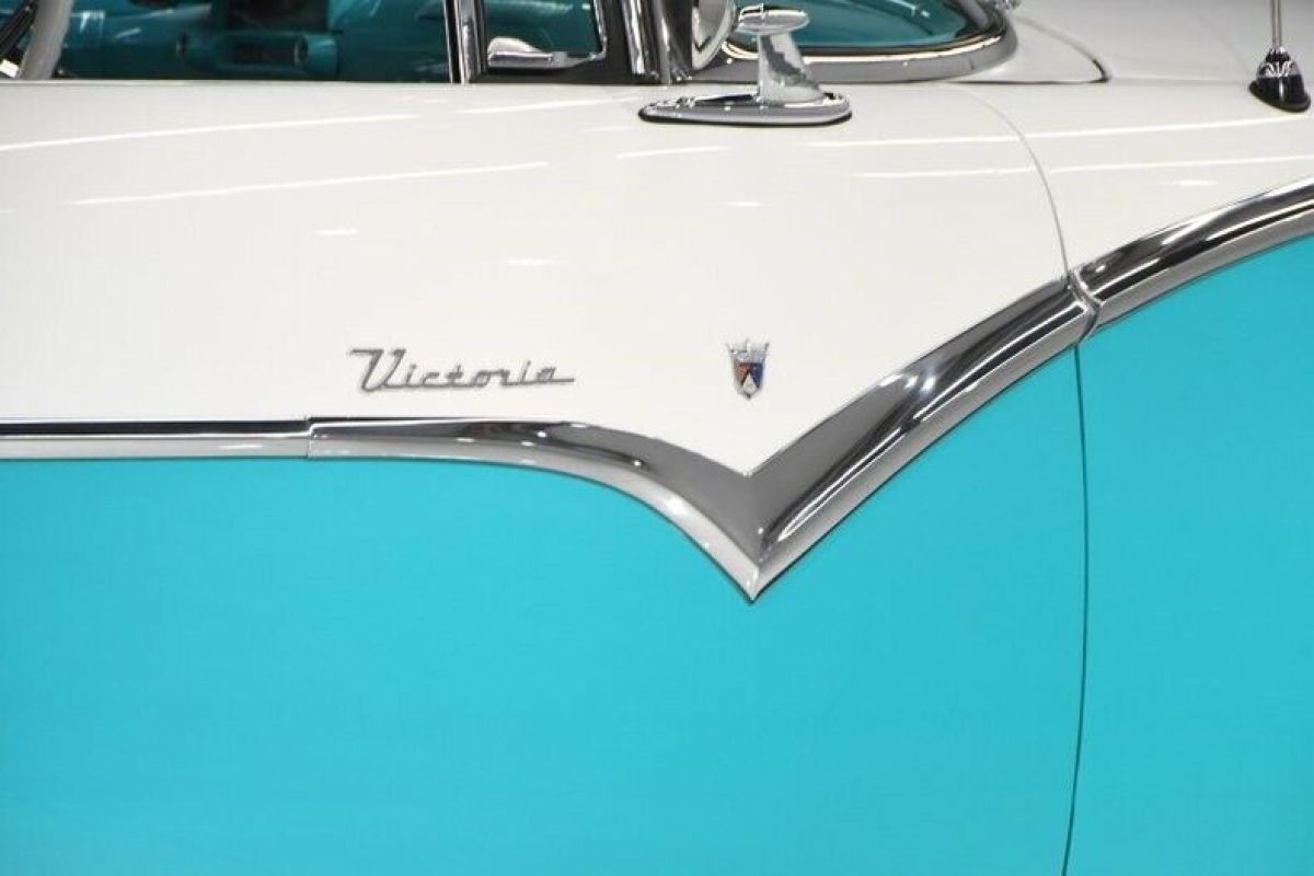 1955 Ford Fairlane Victoria - photo 12