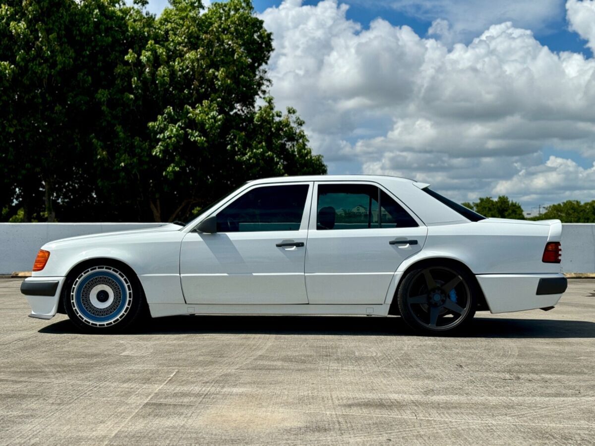 1993 Mercedes-Benz 500-Series 500E - photo 2