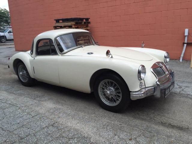 1958 MG MGA COUPE - photo 3