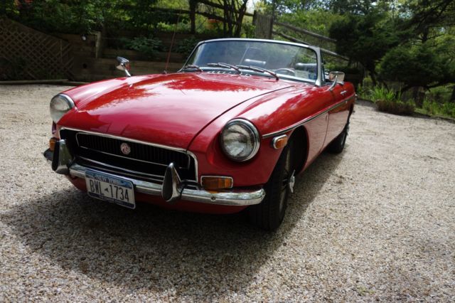mg mgb 1971 chrome bumper wire wheels 1971 MG MGB Wire wheels,