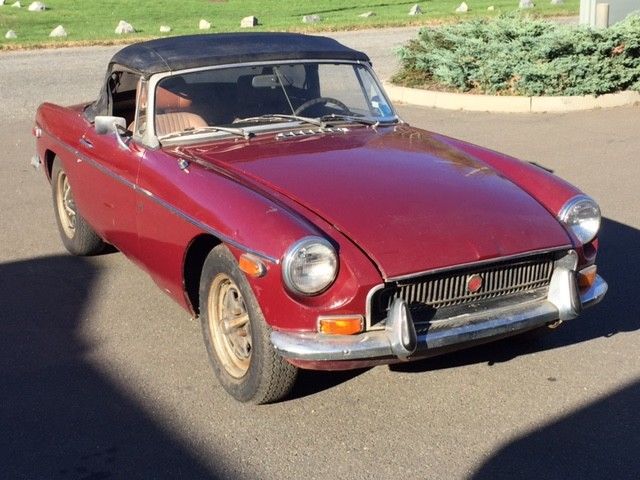 MG MGB chrome bumper car, needs restoration 1972 MG MGB
