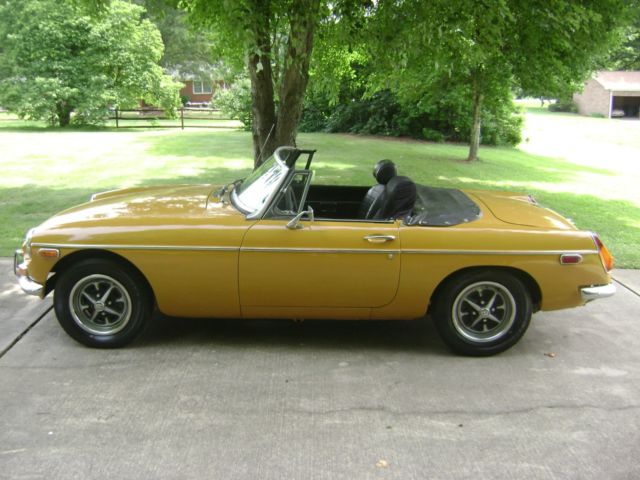 1973 MG MGB Conv - photo 2