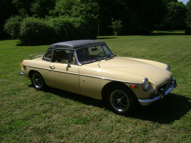 MG MGB Nice Driver - Hard Top - Just Serviced Chrome Bumpers No Reserve Auction 1973 MG MGB Convertible
