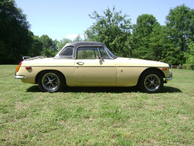 1973 MG MGB Convertible - photo 4