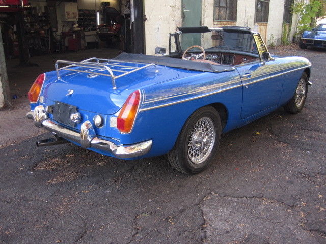 1977 MG B - photo 3