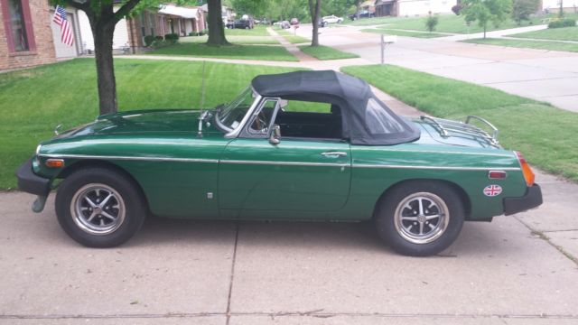 MGB 1977 Sports Car, Green..4-Speed..4-Cylinder 1977 MG MGB B