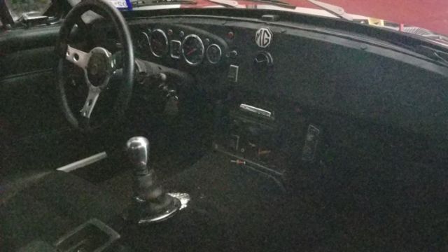 1971 MG MGB GT - photo 2