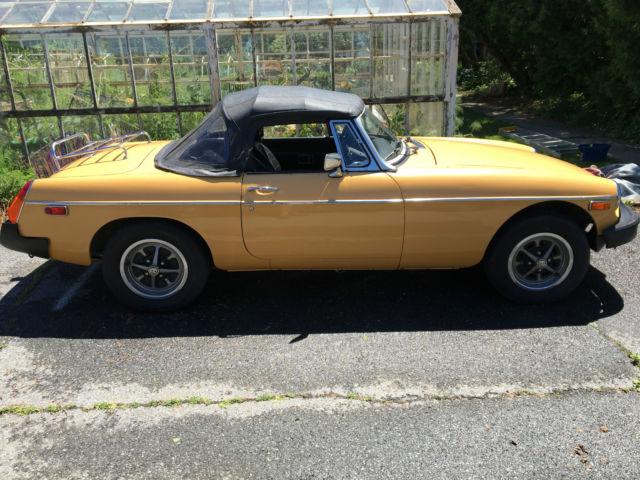 1976 MG MGB soft top covertible - photo 2
