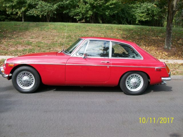 MGB MGB GT 1974 57450 ORIGINAL MILES WOW PRICE REDUCTION WOW 1974 MG MGB STANDARD TRIM 5 WIRE WHEELS