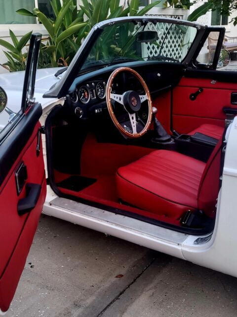 1974 MG MGB - photo 3