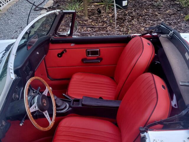 1974 MG MGB - photo 4
