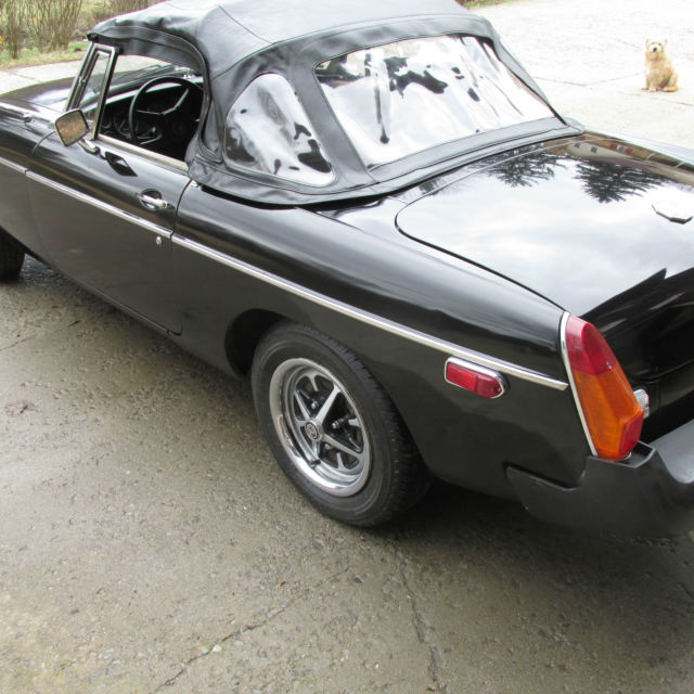 1979 MG MGB Roadster - photo 2
