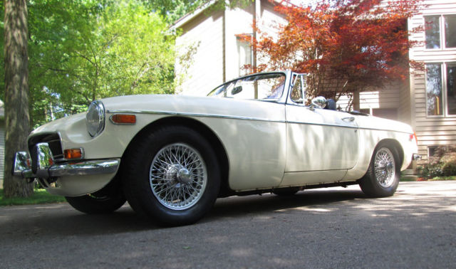 1972 MG MGB Roadster - photo 4