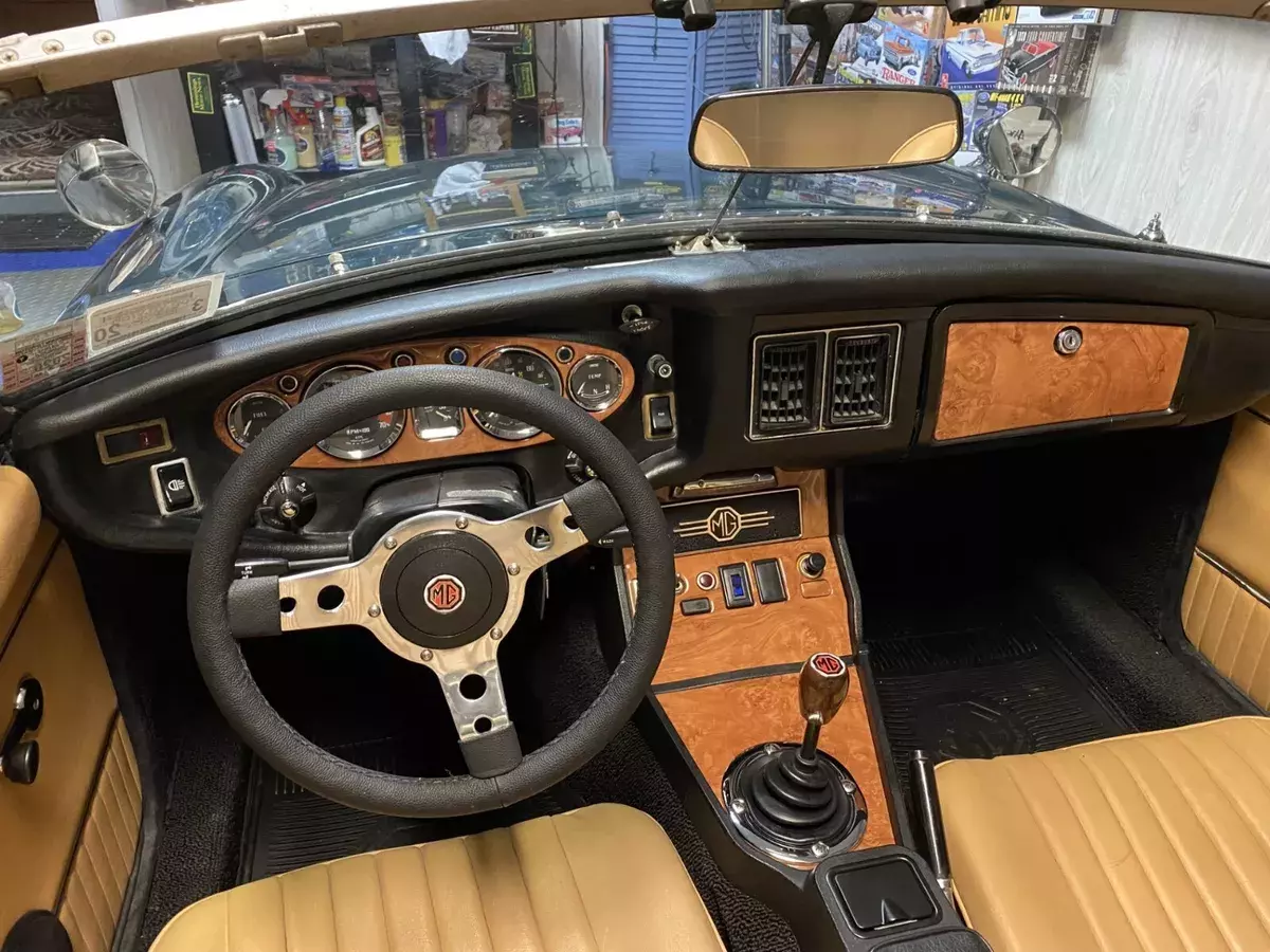 mgb sports car 1972 MG MGB