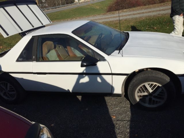 1984 Pontiac Fiero - photo 5