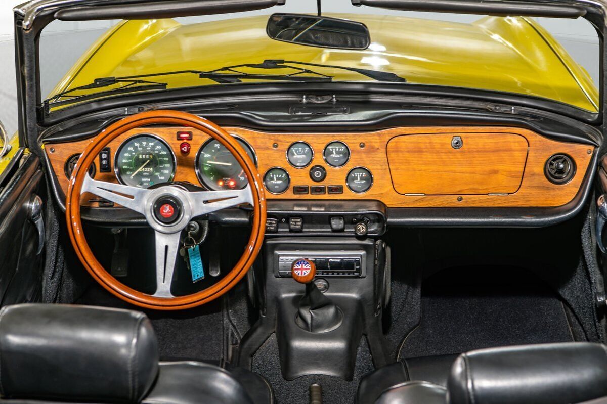 1976 Triumph TR-6 Roadster - photo 10