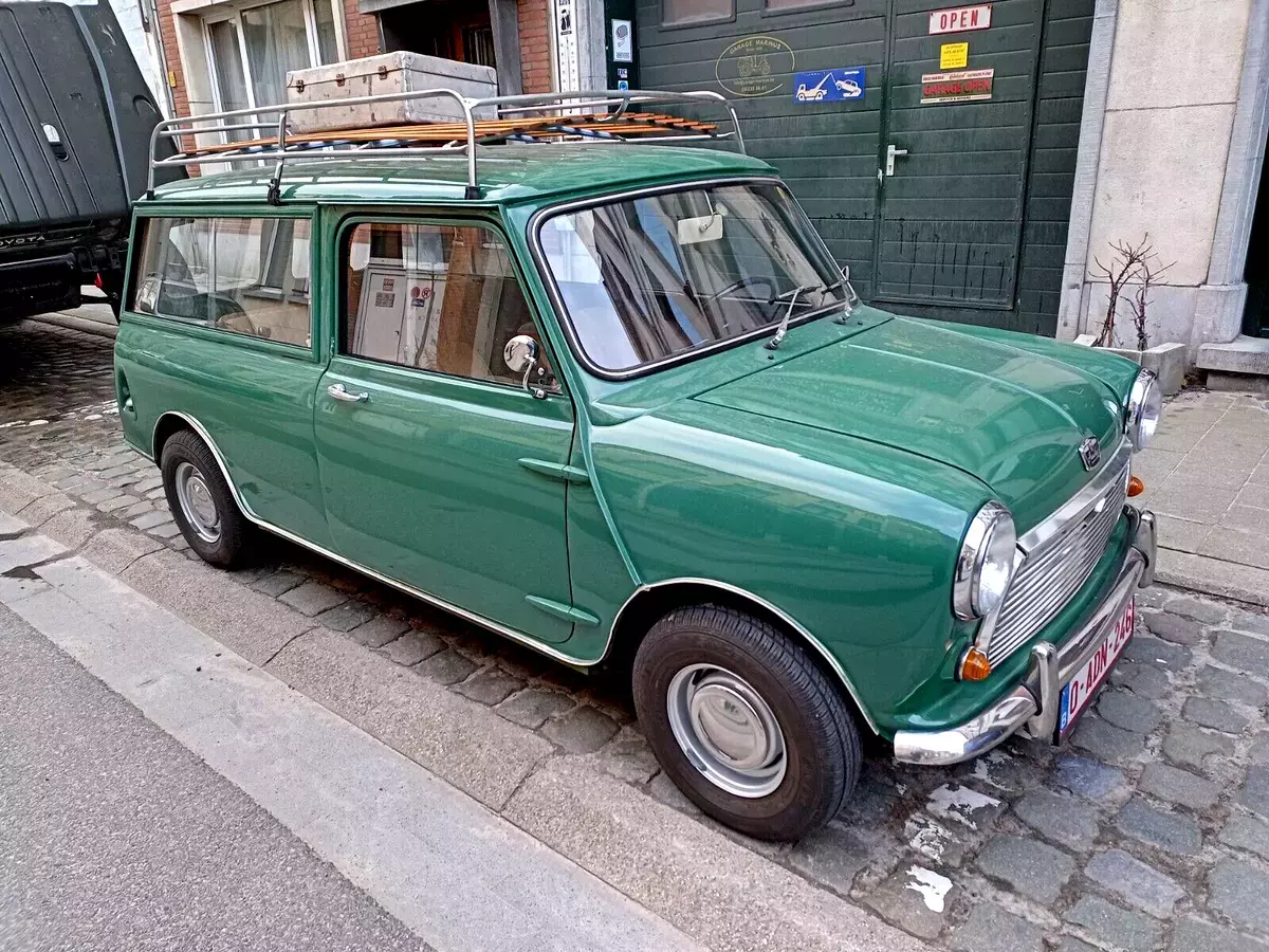 Mini 1000 Traveller MKII , Needs nothing , drives anywhere 1969 Mini Cooper