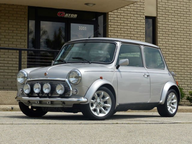 Mini 40th Anniversary LE Brilliant Silver / Burgundy Leather ONLY 250 PRODUCED 1975 Mini Classic Mini