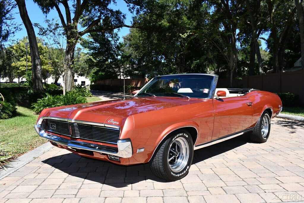 1969 Mercury Cougar Restored Amazing very Rare Color Combination! - photo 2