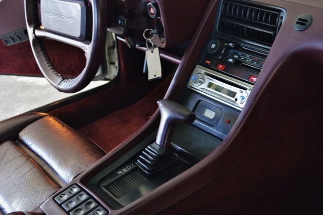 1987 Porsche 928 2 Door Coupe - photo 10