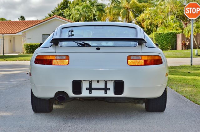 1987 Porsche 928 2 Door Coupe - photo 6