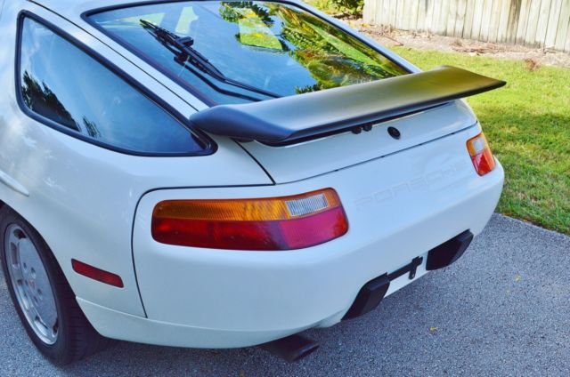 1987 Porsche 928 2 Door Coupe - photo 8