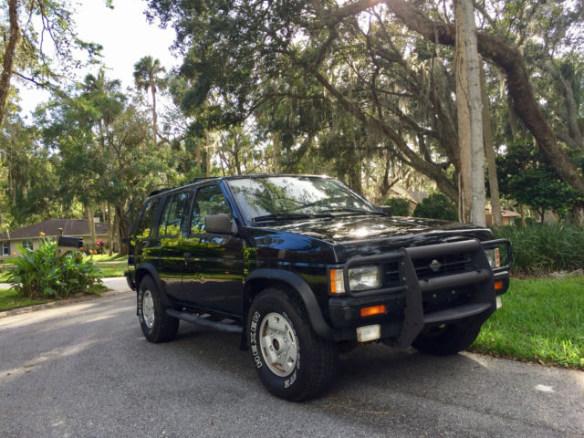 1990 Nissan Pathfinder SE - photo 2
