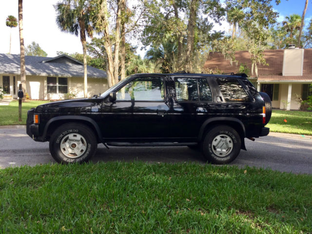 1990 Nissan Pathfinder SE - photo 3