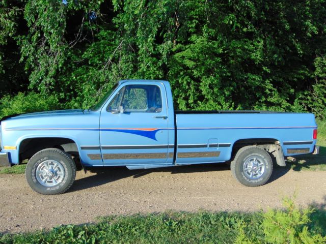 ***MINT CHEVROLET C/K 10 1500***SUPER LOW MILES***GRANDPA'S RIDE***4X4***DELUXE 1986 Chevrolet C/K Pickup 1500