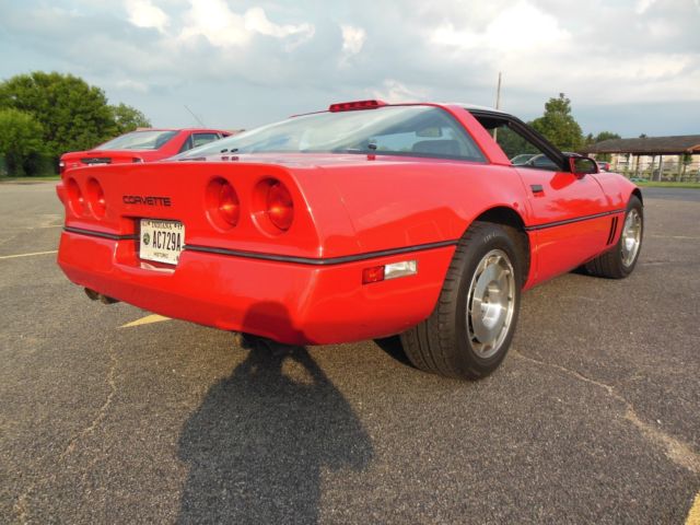 1987 Chevrolet Corvette Base Hatchback 2-Door - photo 5