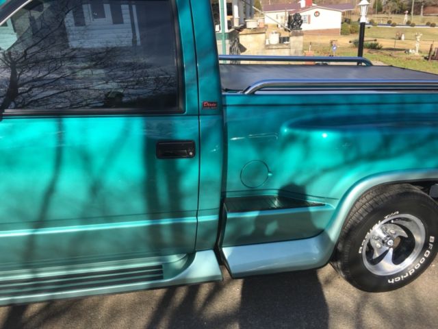 1994 Chevrolet C/K Pickup 1500 Dixie Custom Trim - photo 2