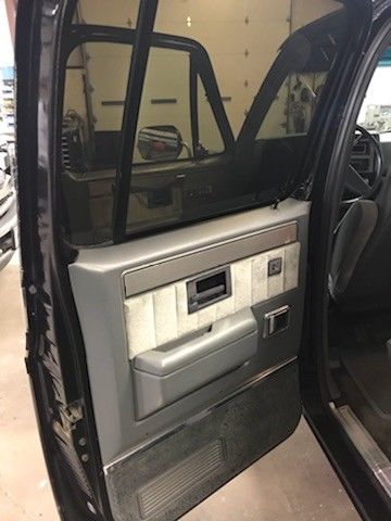 1988 Chevrolet Suburban - photo 12